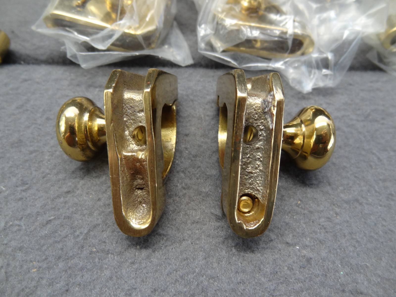 LOT (26) Carpet Rod Corner Brass Knob Bracket 13-PAIR VTG Stair Runner Rug 90s