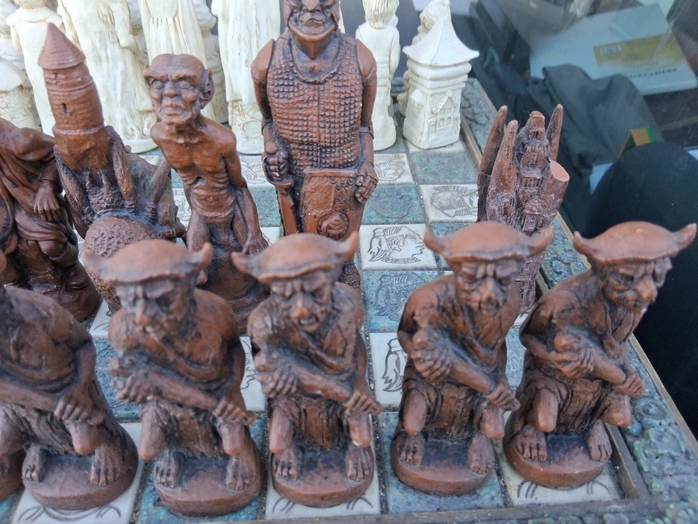 Vtg Tolkien Enterprises 1988 Chess