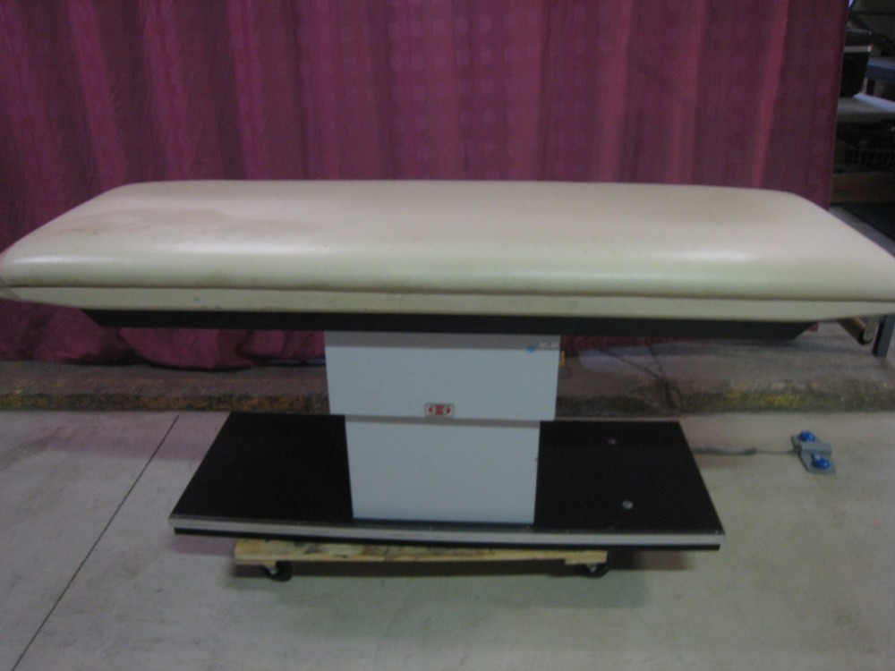 Hausmann Power 4750 Exam Table
