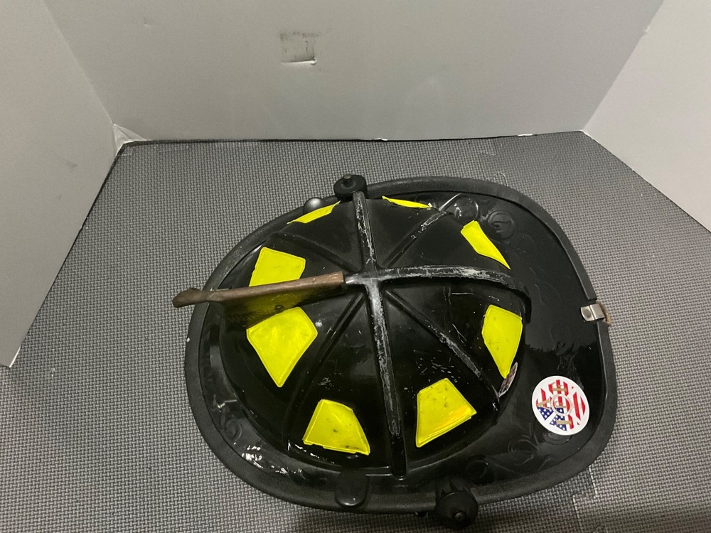 VINTAGE CAIRNS HELMETS 1010 LOOKS LIKE 2007