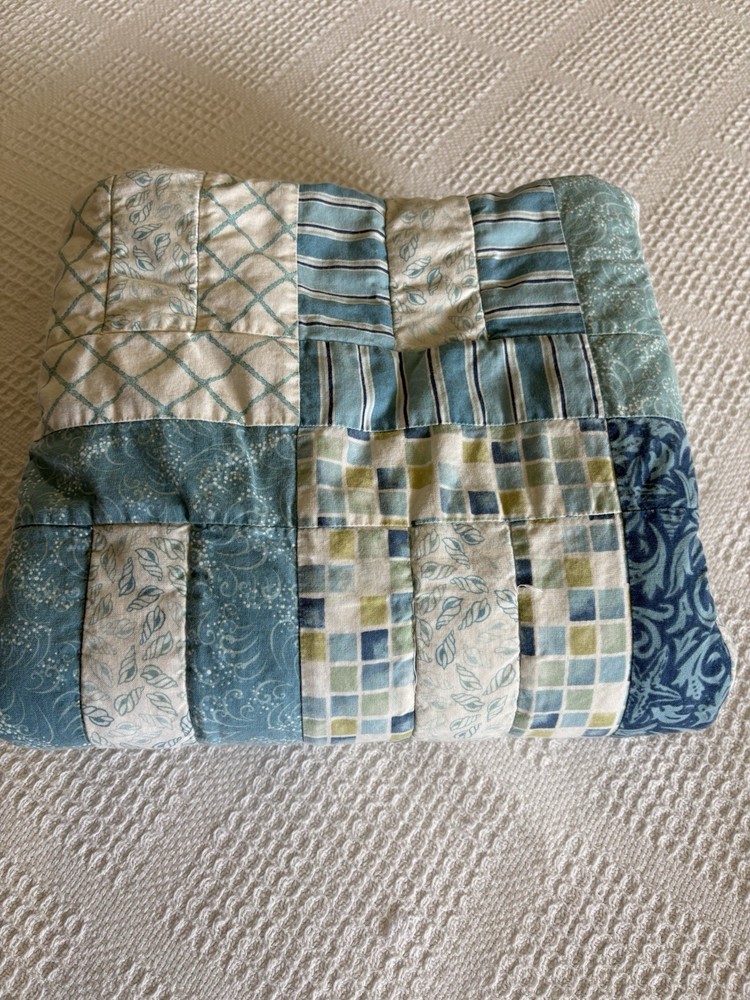 Machine and Handmade Patchwork Lap/ Crib Block Quilt w/ Blue Seashell 42x32”