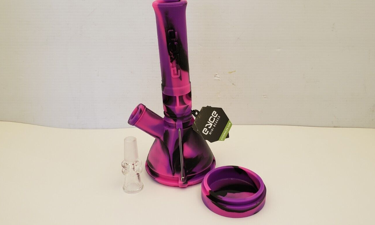 EYCE BANGIN SILICONE MINI BEAKER WATER PIPE, BUILT IN STASH JAR & MINI TOOL, NNB