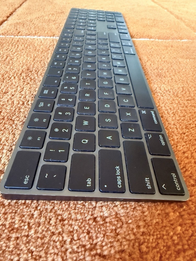 Apple Magic Keyboard & Mouse Combo Dark Gray Mint Condition No Box