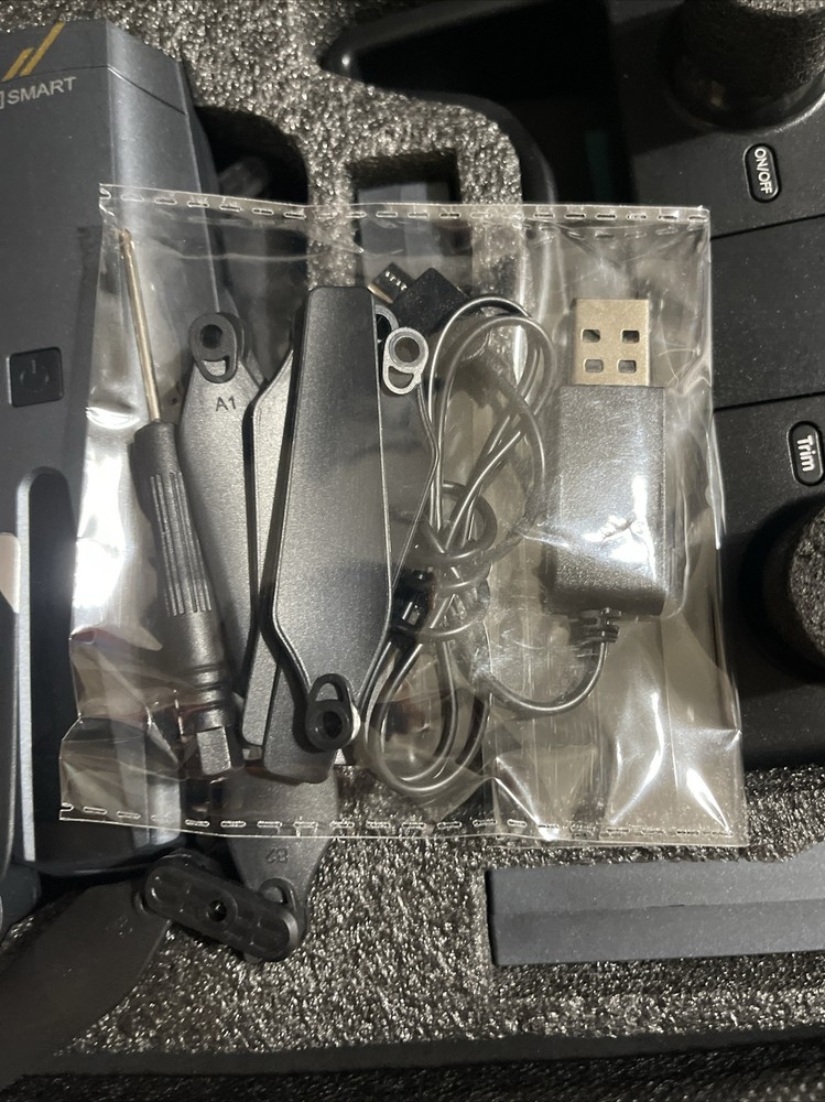 Smart Flow Drone w/ 1080P HD Camera FPV Foldable Carrying Case Adjustable Lens