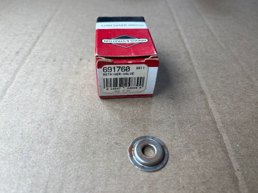 Briggs & Stratton 691760 RETAINER-VALVE
