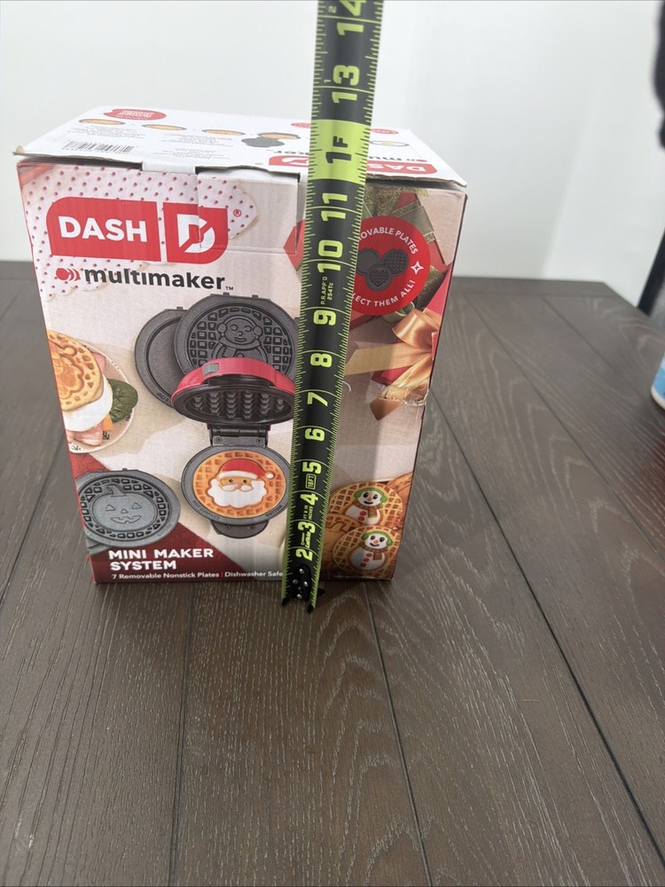 Dash MultiMaker Mini Waffle System with 7 Removable Plates and Storage Case