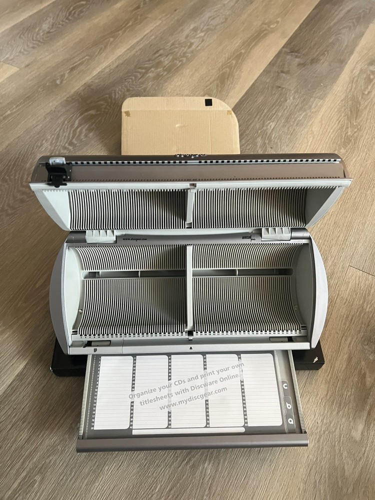 Discgear Selector 100 - CD Disc Retrieval System w/ Index Catalog