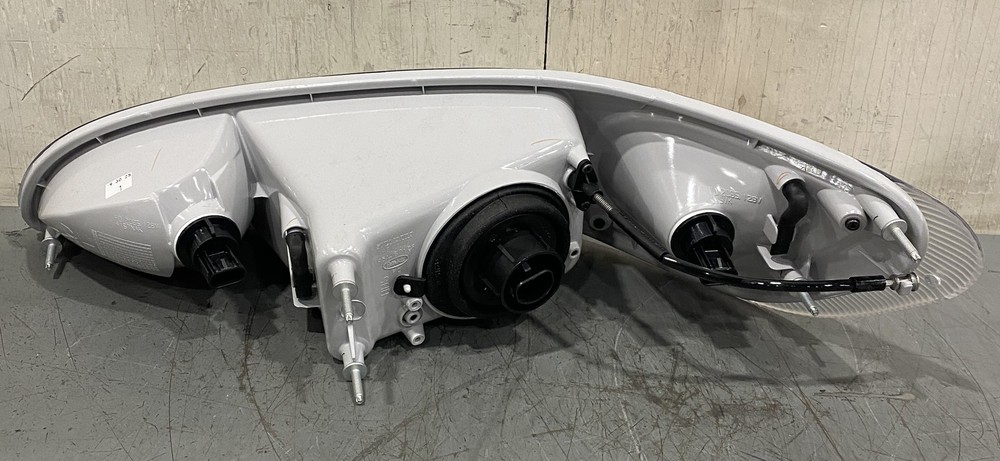 Peterbilt Right Hand Headlamp Assembly P16-09190R