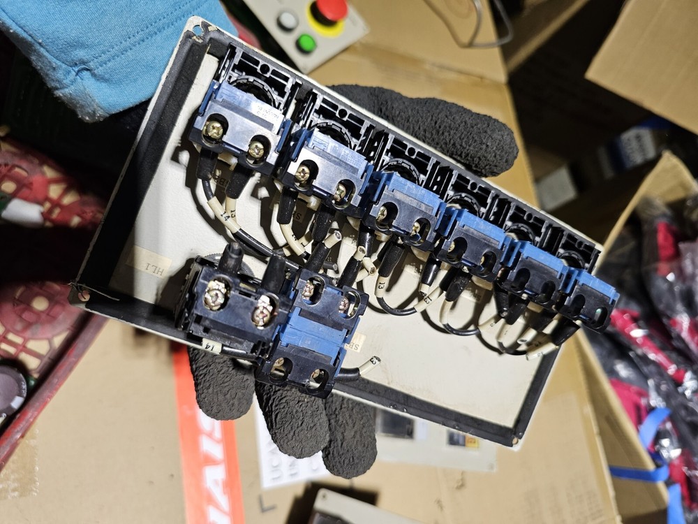 (3) YASKAWA Motoman Servo Break Release Control Panel