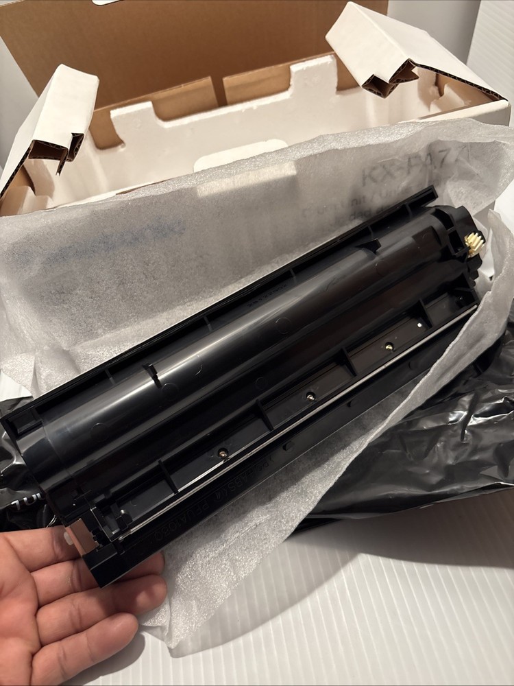 NEW ! Genuine PANASONIC KX-FA77D Drum Unit (b99)