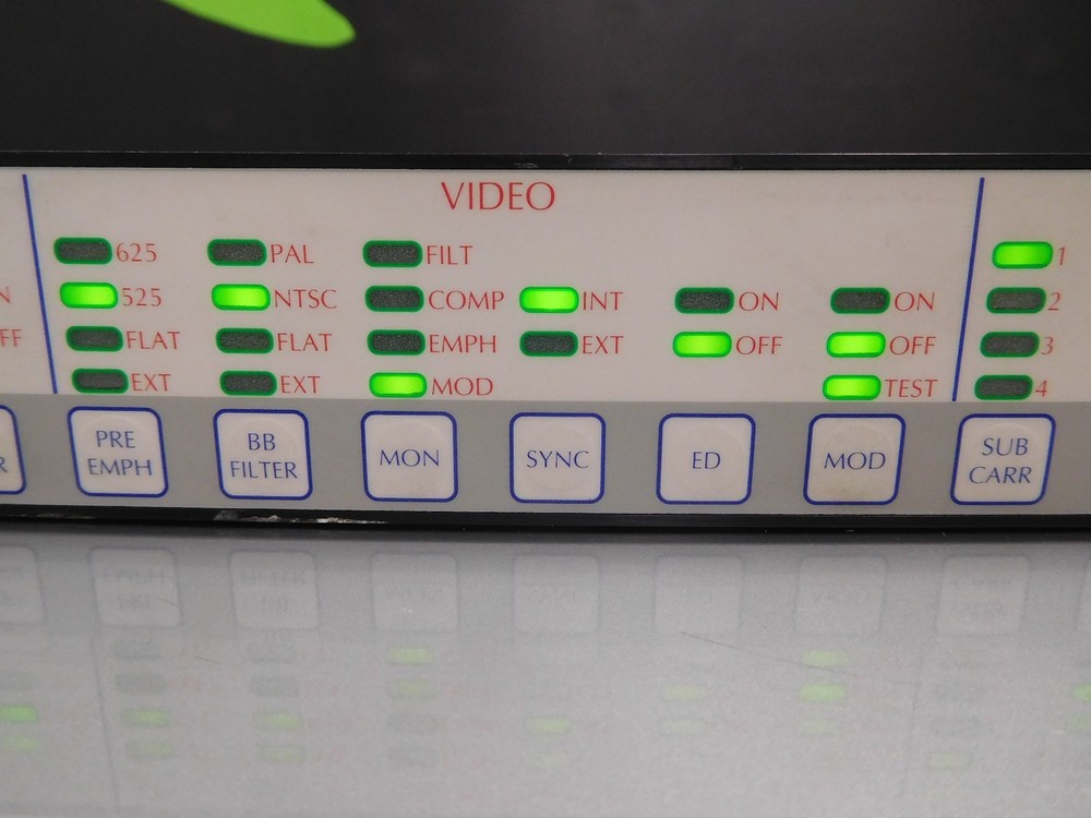 Advent Communications AVM 3700 Modulator