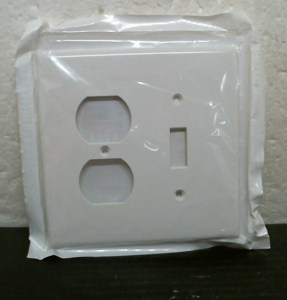 Leviton 2 Gang Combination Wallplate WHITE   FS