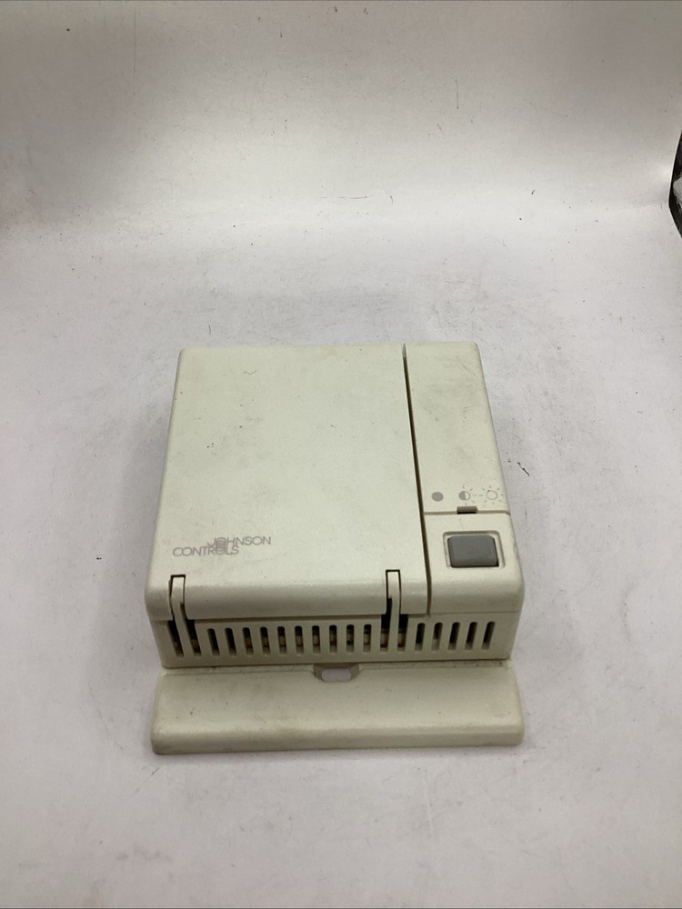 Used Johnson Controls Wall-Mount Temperature Sensor ​Controller TE-67NP-1N00