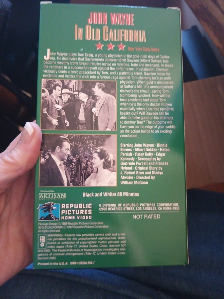 John Wayne Westerns 5-Pack Plus 2 VHS Set Pre-Owned Good Condition with Box