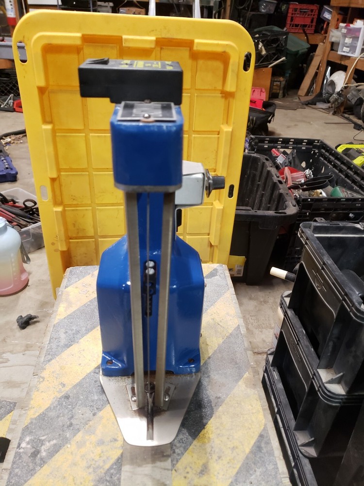 Eastman Hot Notcher - Model HVN