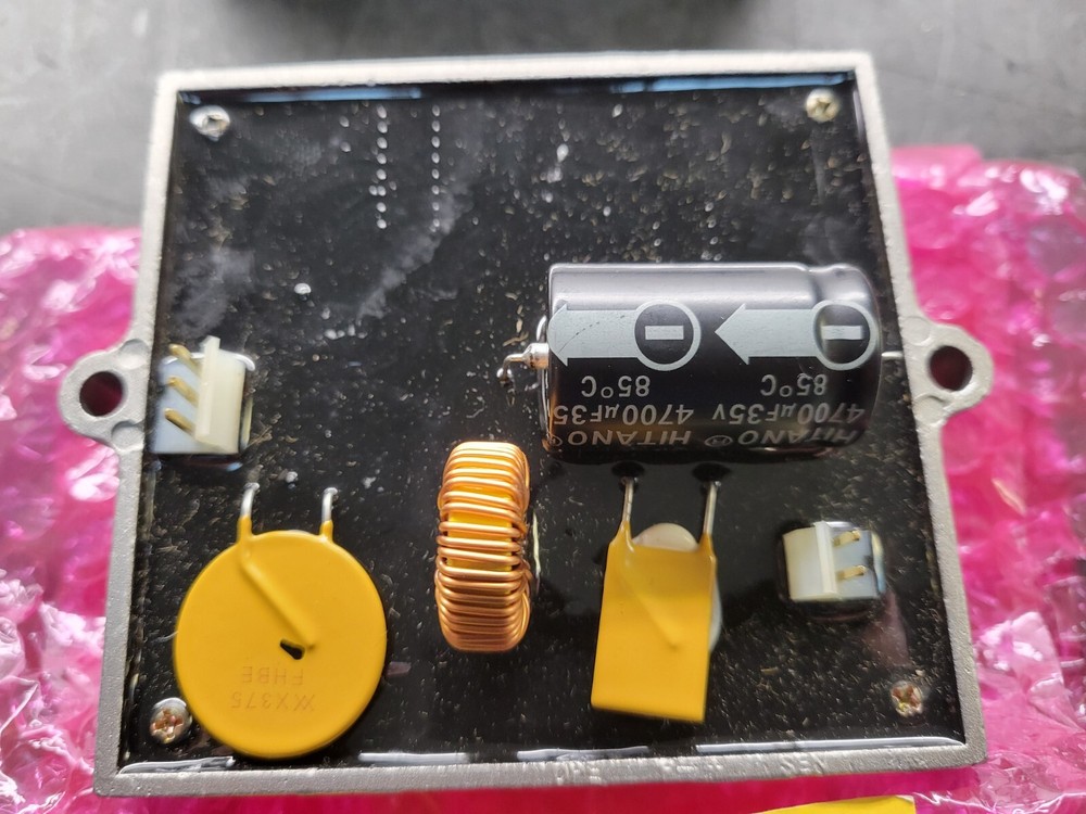 Generac 0A18010SRV Engine Battery Charger.