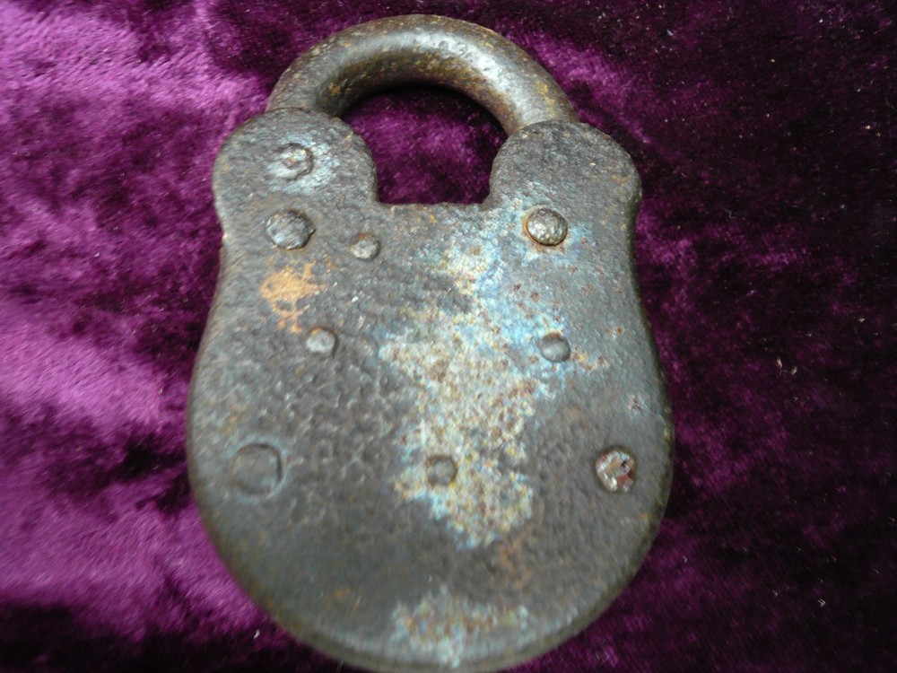 3 Vintage padlocks without keys (Box71)
