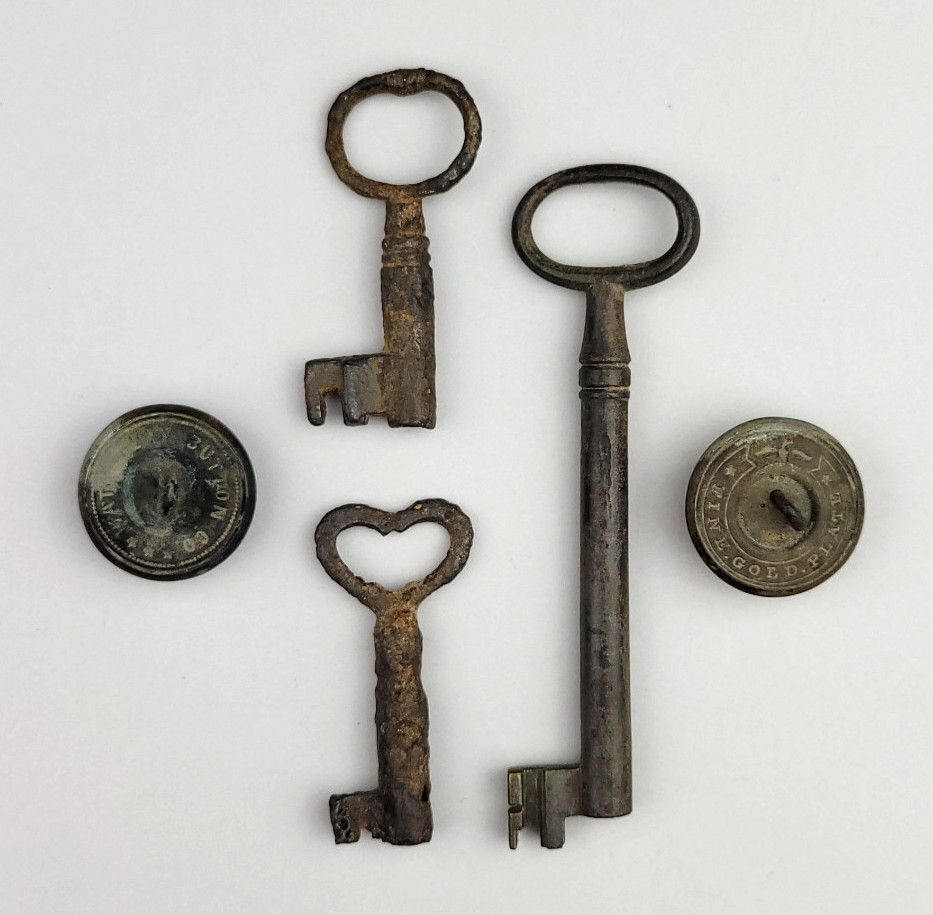 North Dakota Fort/Post Relics - 5 Pcs - Brass/Iron Military Buttons & Chest Keys