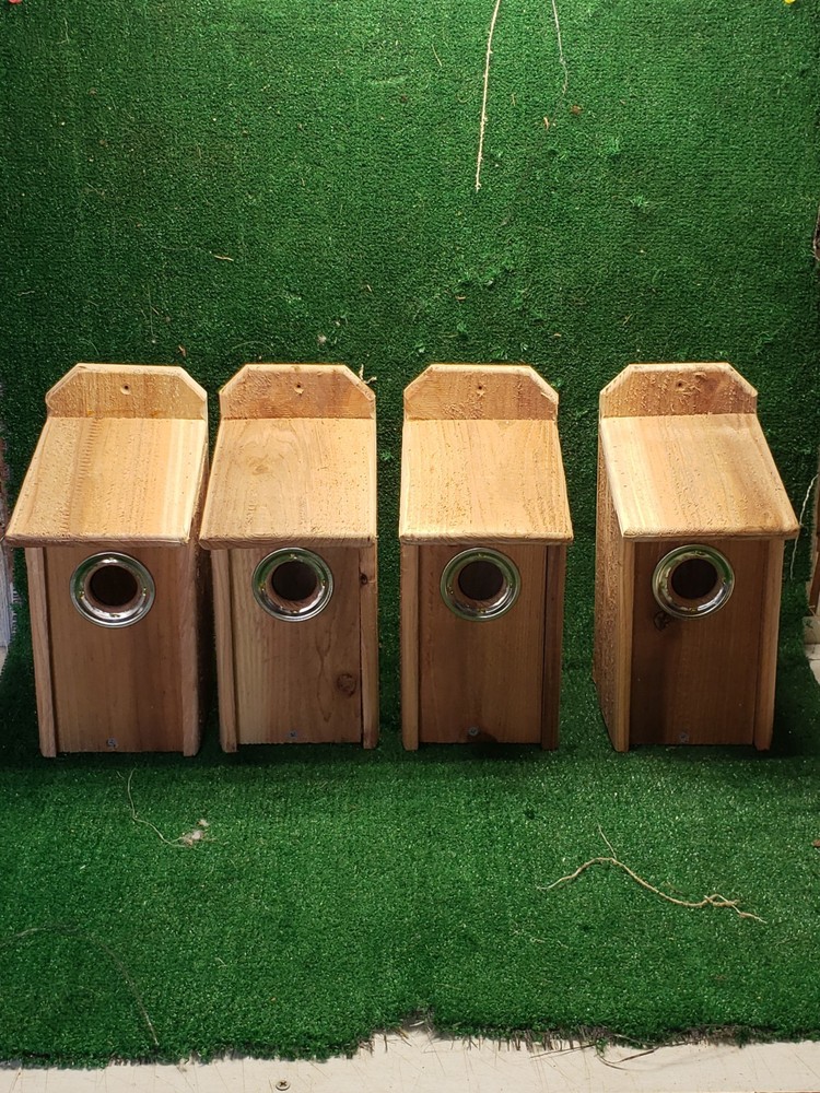 BLUEBIRD CEDAR BIRD HOUSE nesting  NEW HANDMADE 5/8 CEDAR with squirrel guard