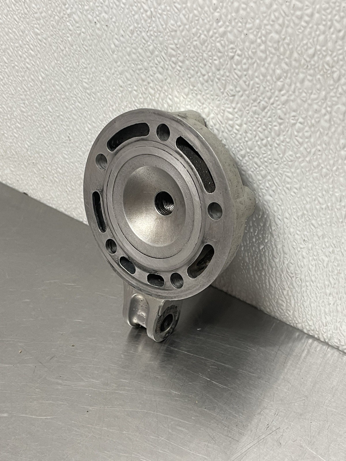 2001 - 2007 SUZUKI RM125 OEM ENGINE CYLINDER HEAD COVER DOME CAP 11111-36F11