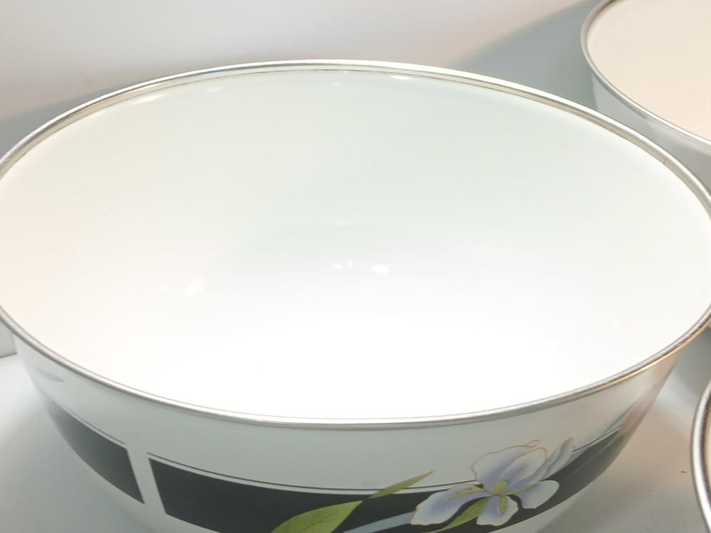 Vintage Enamelware Set Sanyo Cookware Set 3 Bowls + Lids Iris Pattern