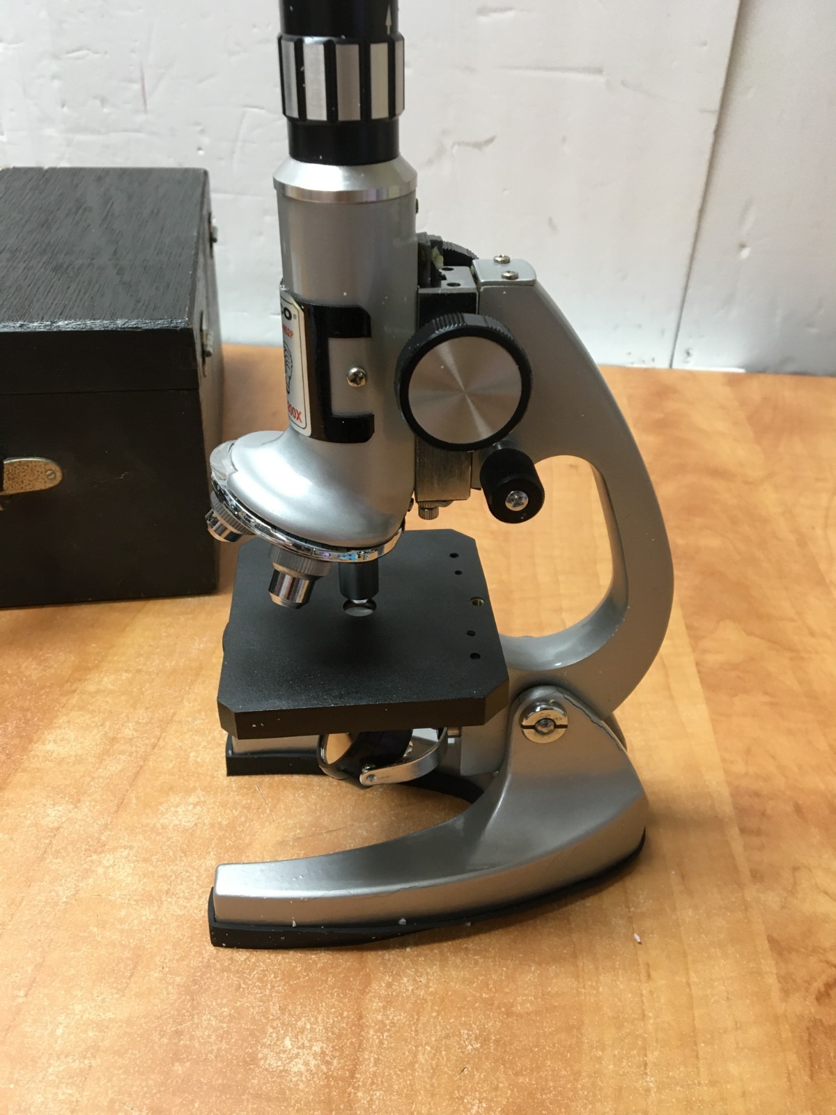1970s Tasco 50x- 1200x Microscope Set w/ Wood Carry Case 952P parts or repair