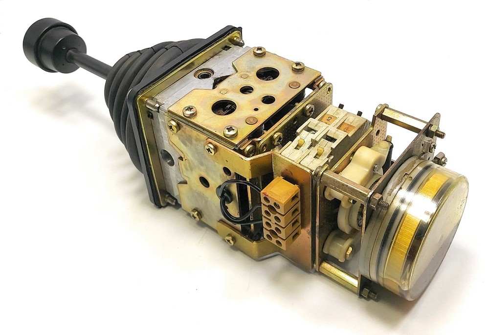 W. GESSMANN D-7105 64.1D-02zp Joystick Controller