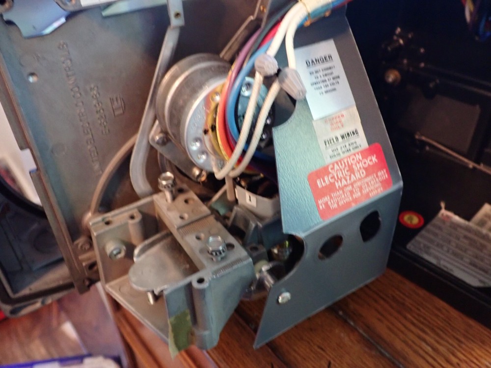 United Electric Type 652 Temperature Recorder/Controller Model 13138