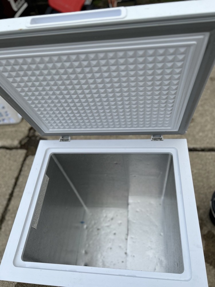 Frigidaire EFRF5003 5.0 Cu ft Chest Freezer - White