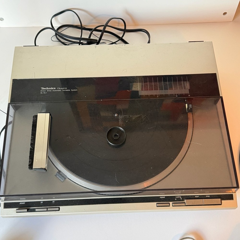 Technics SL-QL1 Direct Drive Automatic Turntable System