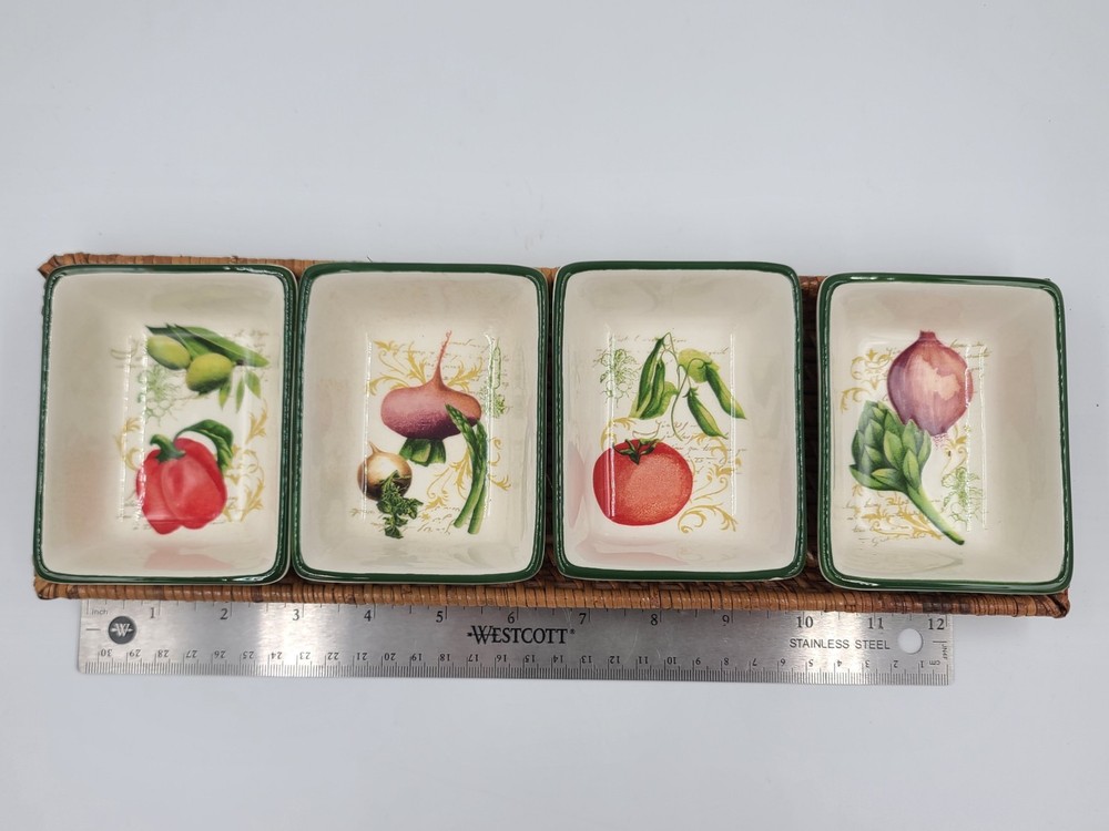 Oneida 4 Section Server With Rattan Tray Fresca