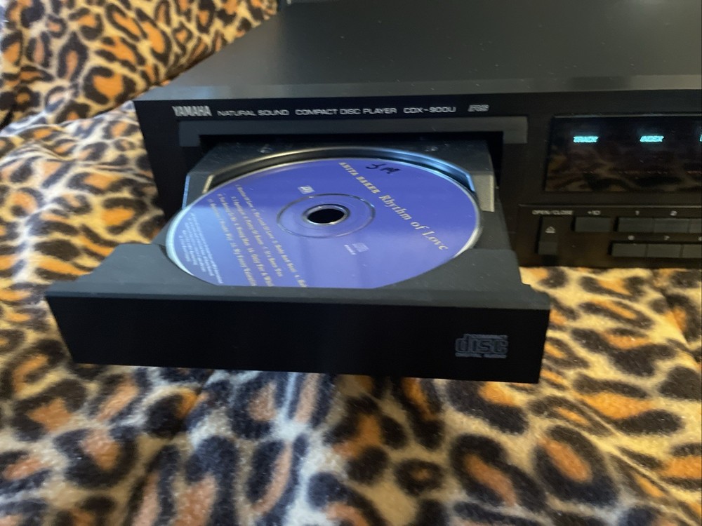 Yamaha CDX-900U Natural Sound Compact Disc Player