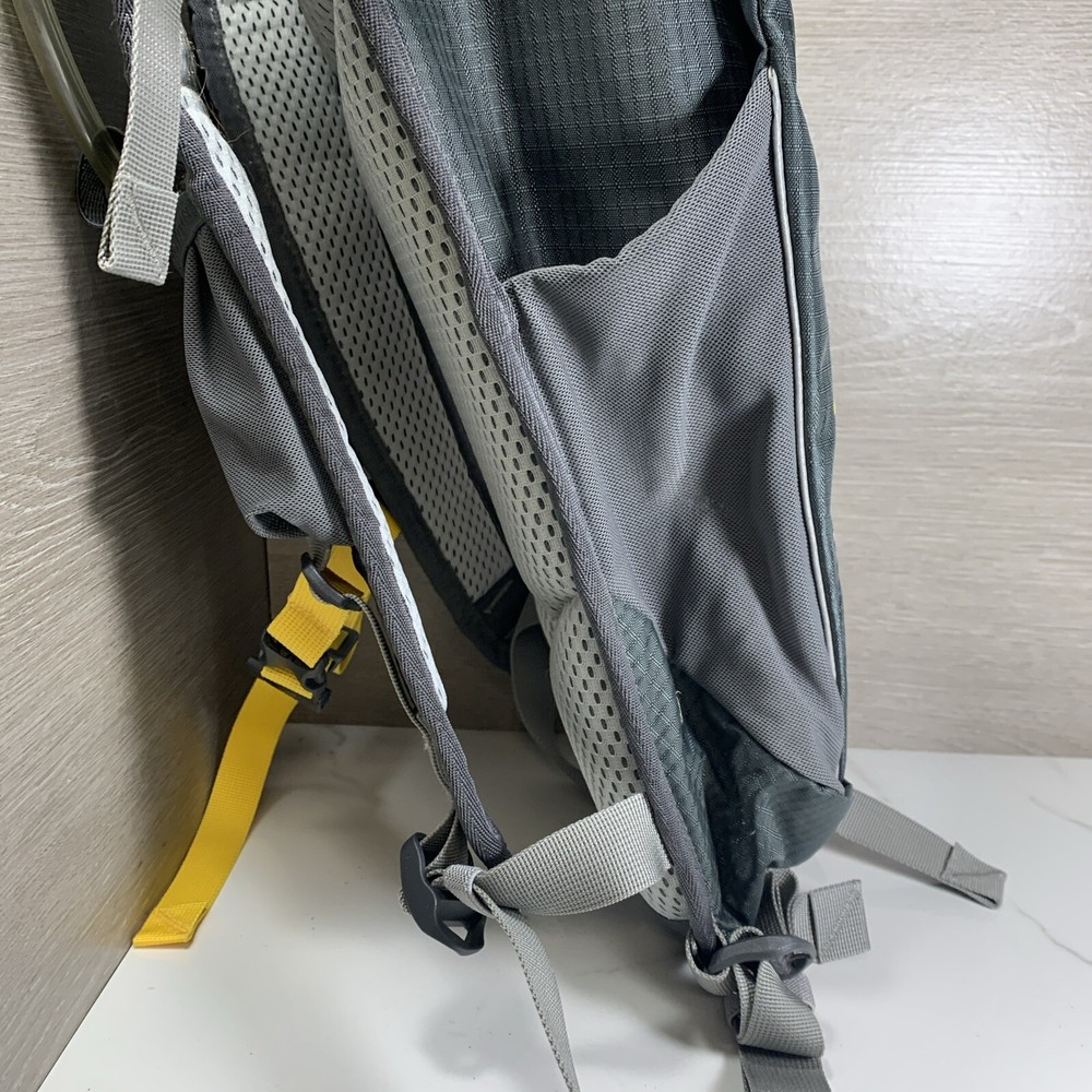 Mountainsmith Clear Creek 10L Hydration Backpack 1 lb 6 oz - Gray