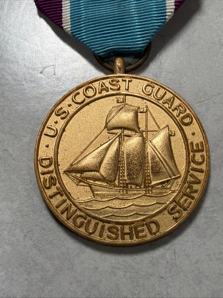 US COAST GUARD For DISTINGUISHED SERVICE Full Size Medal