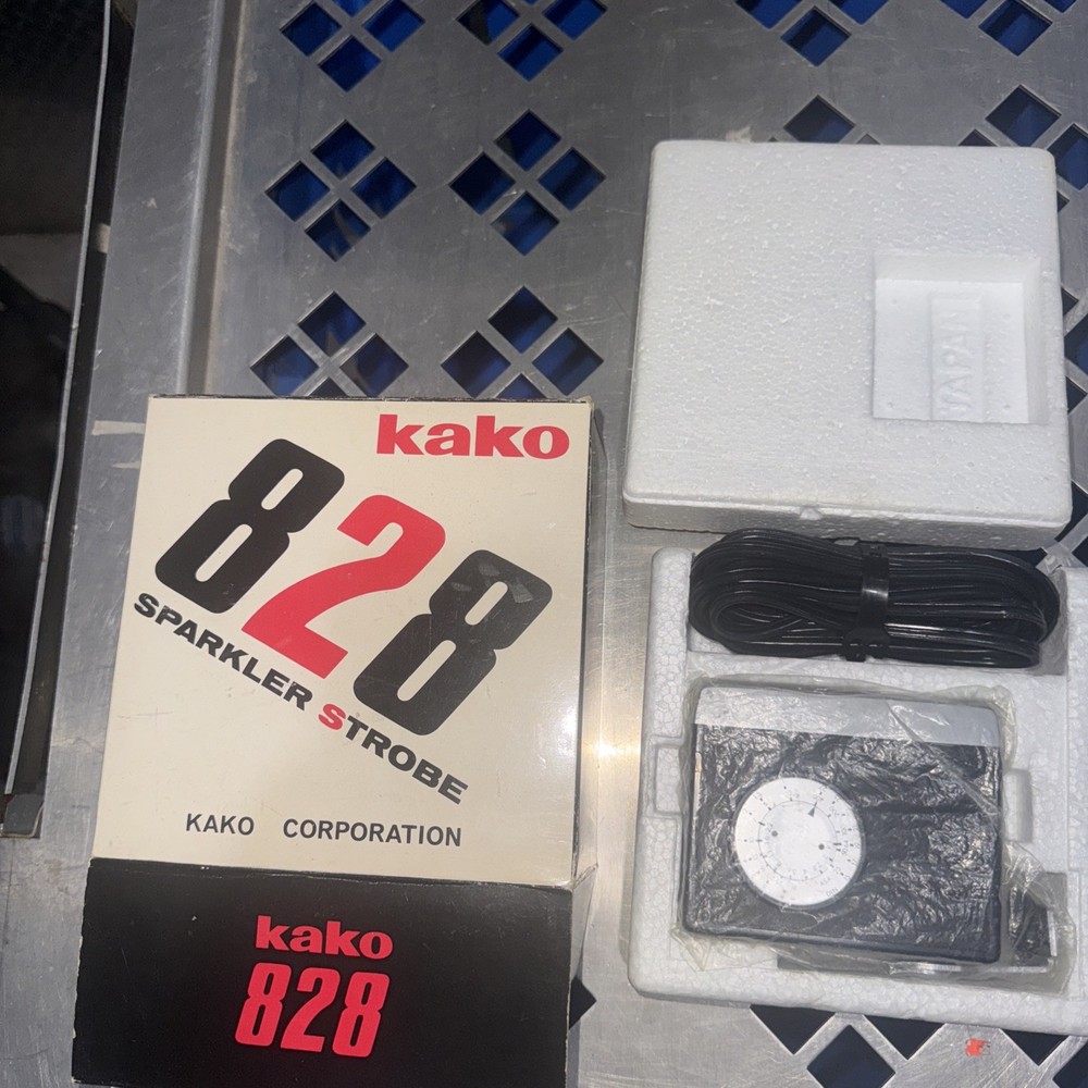 KAKO 828 Sparkler Strobe Camera Accessory Flash NOS VINTAGE