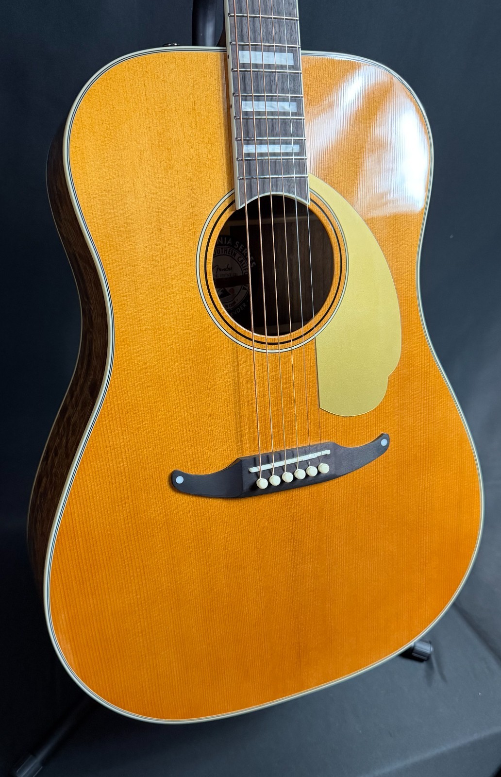 Fender King Vintage Dreadnought Acoustic-Electric Guitar Aged Natural (922)