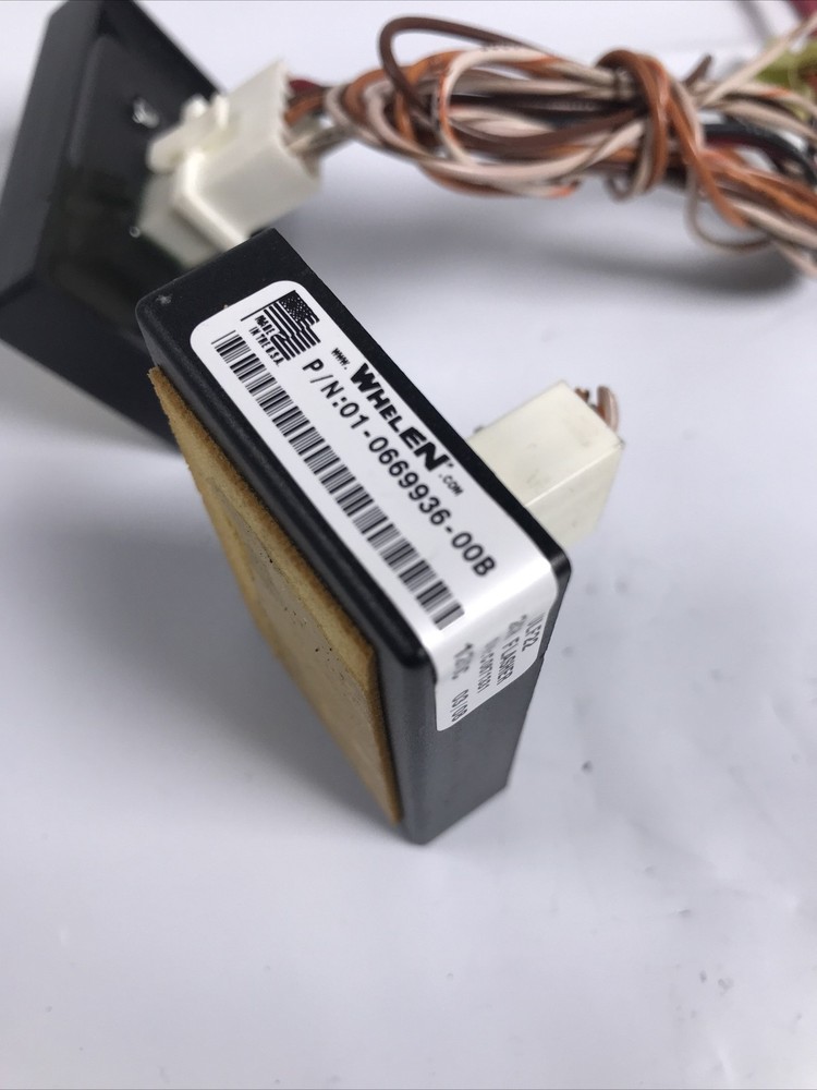 2 Whelen ULF22 LED Flasher