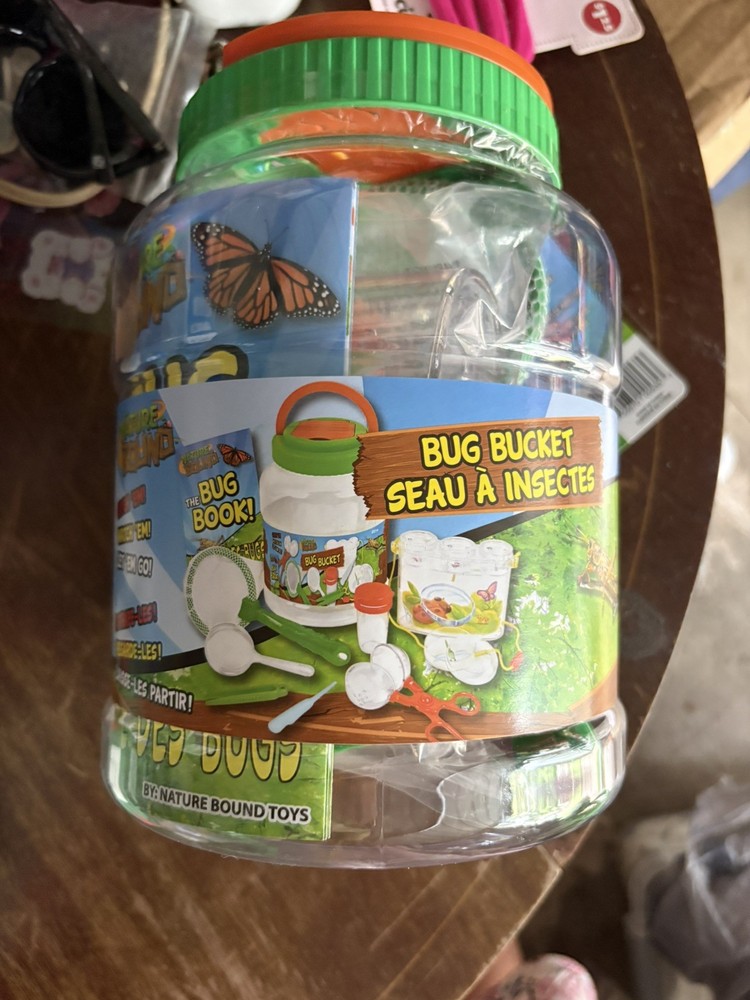Bug Catcher with Habitat Bucket