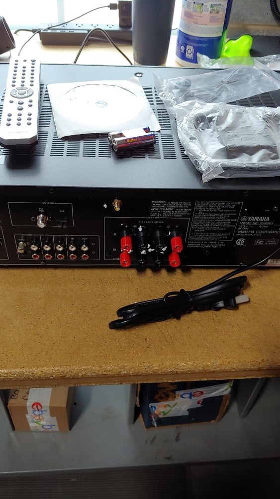 Yamaha R-N303 Network Stereo Receiver Bundle Remote Controller/Antenna