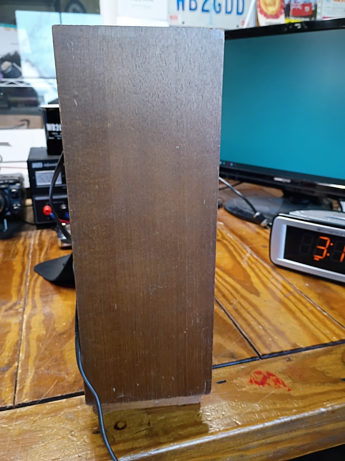 Rare 1966 Admiral Model Y471RA Transistor AM FM Radio - Works Watch Video