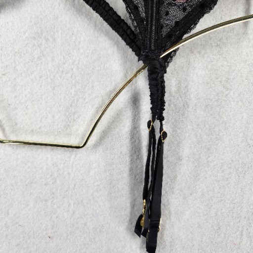 VICTORIA'S SECRET Dream Angels Black Floral Lace Garter Belt Womens M-L NEW