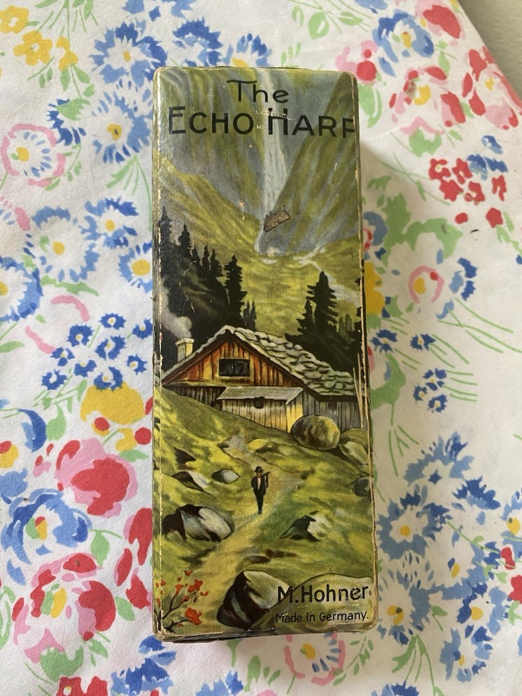 M. Hohner “The Echo” Harmonica Notes C & G with Original Box