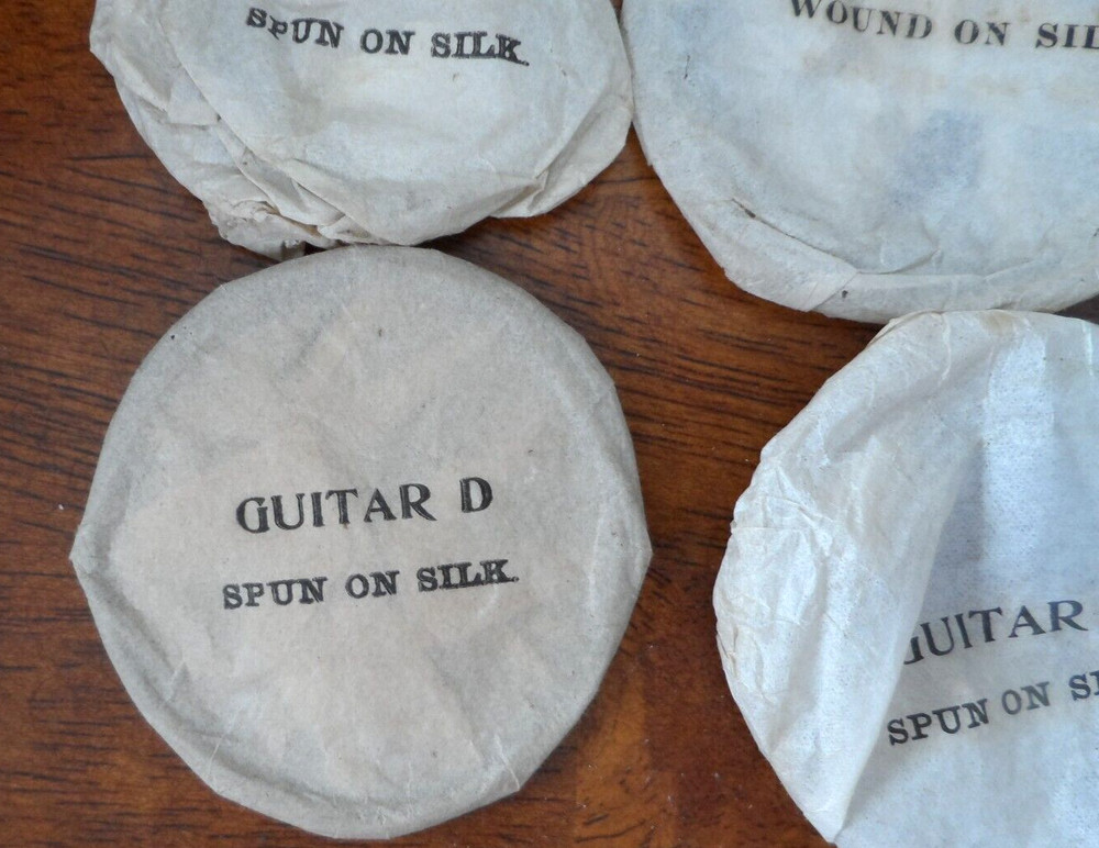 ANTIQU GUITAR STRINGS (6) D, E AND A STRINGS NICE LOT E-7