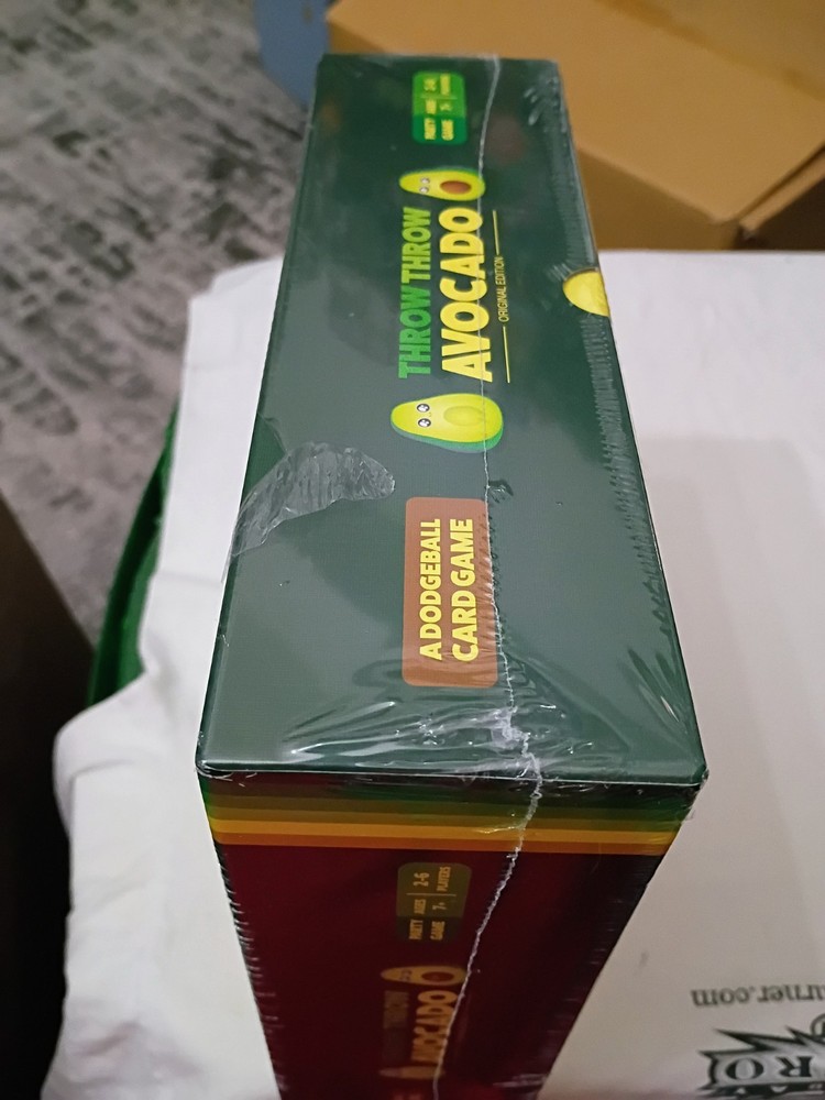 Exploding Kittens Throw Throw Avocado Party Game 2-6 Players Sealed