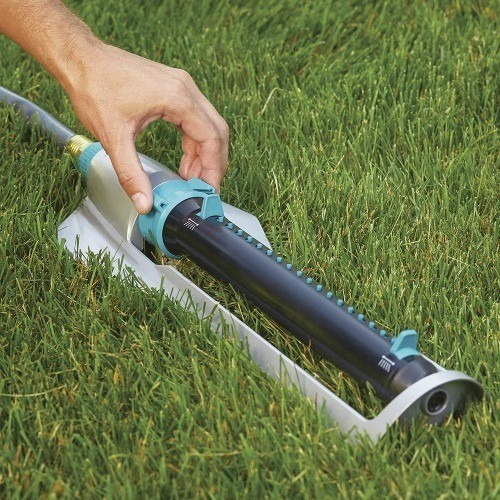 4000 Sq Ft Heavy Duty Rectangular Sprinkler with Metal Base