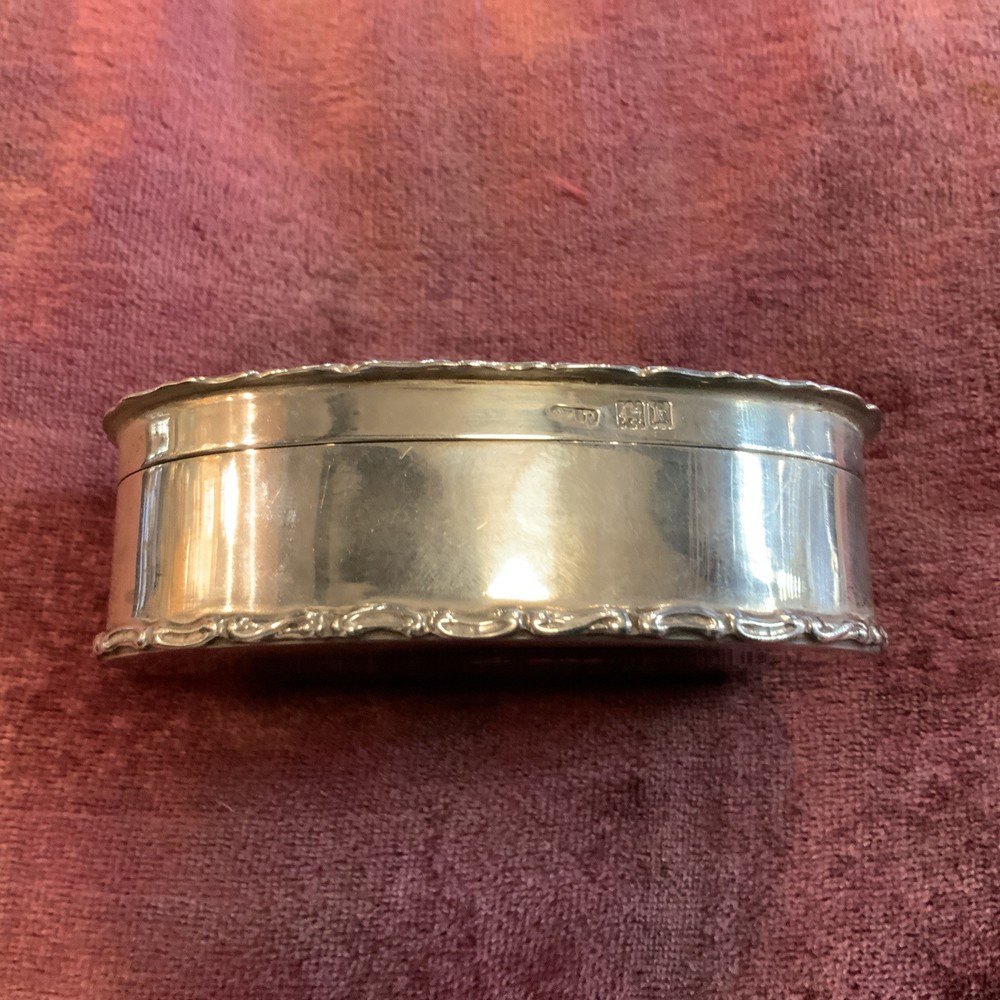 Delightful Antique Solid Silver Small Trinket/Snuff Box Birmingham 1905