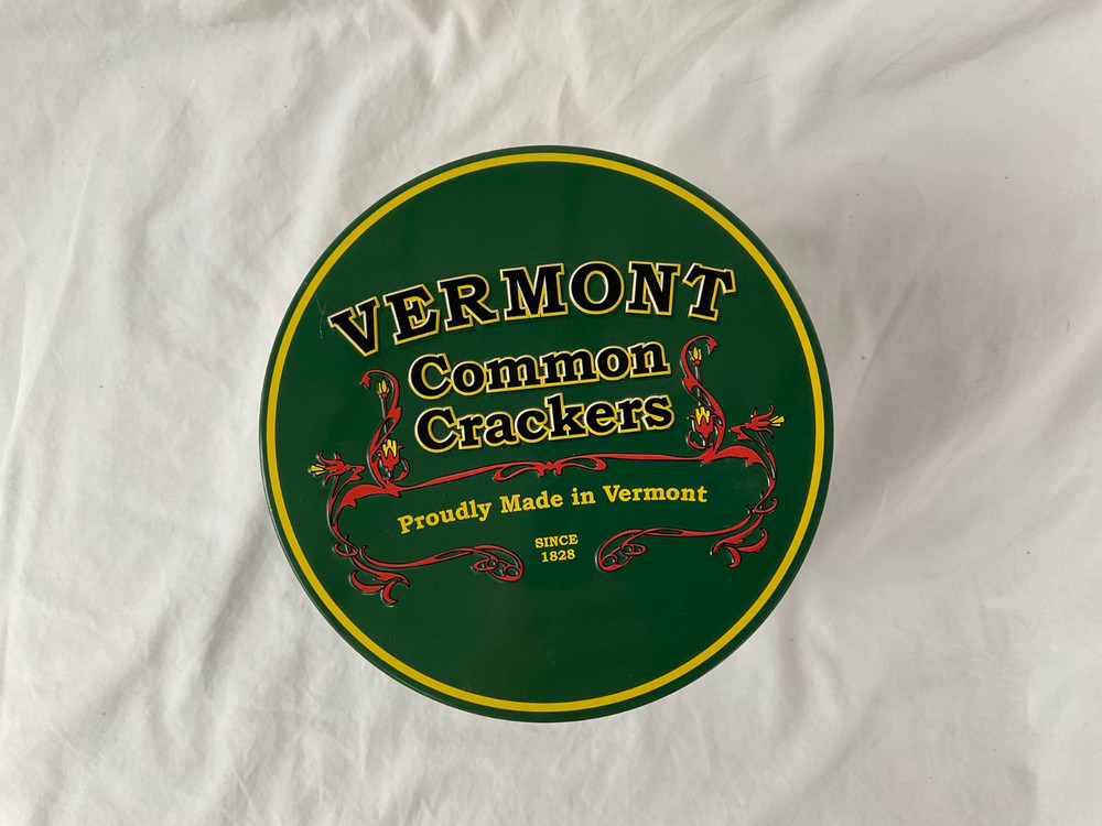 Decorative Vermont Common Crackers tin, 16 oz.