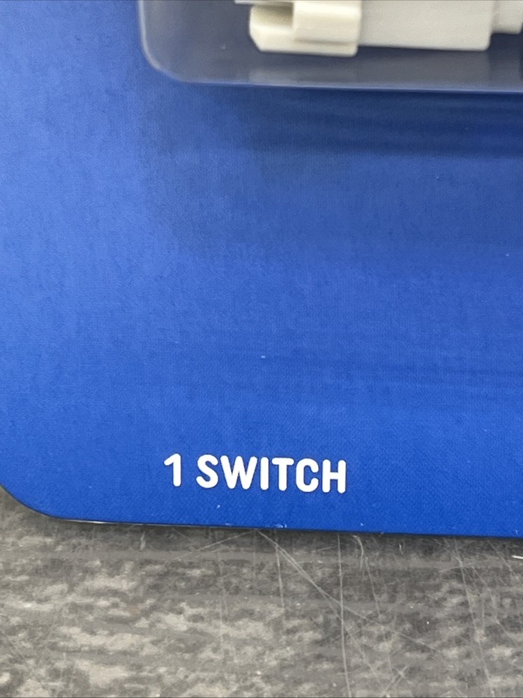 GE Gesture Control White Undercabinet Motion Activated Switch. {3}.