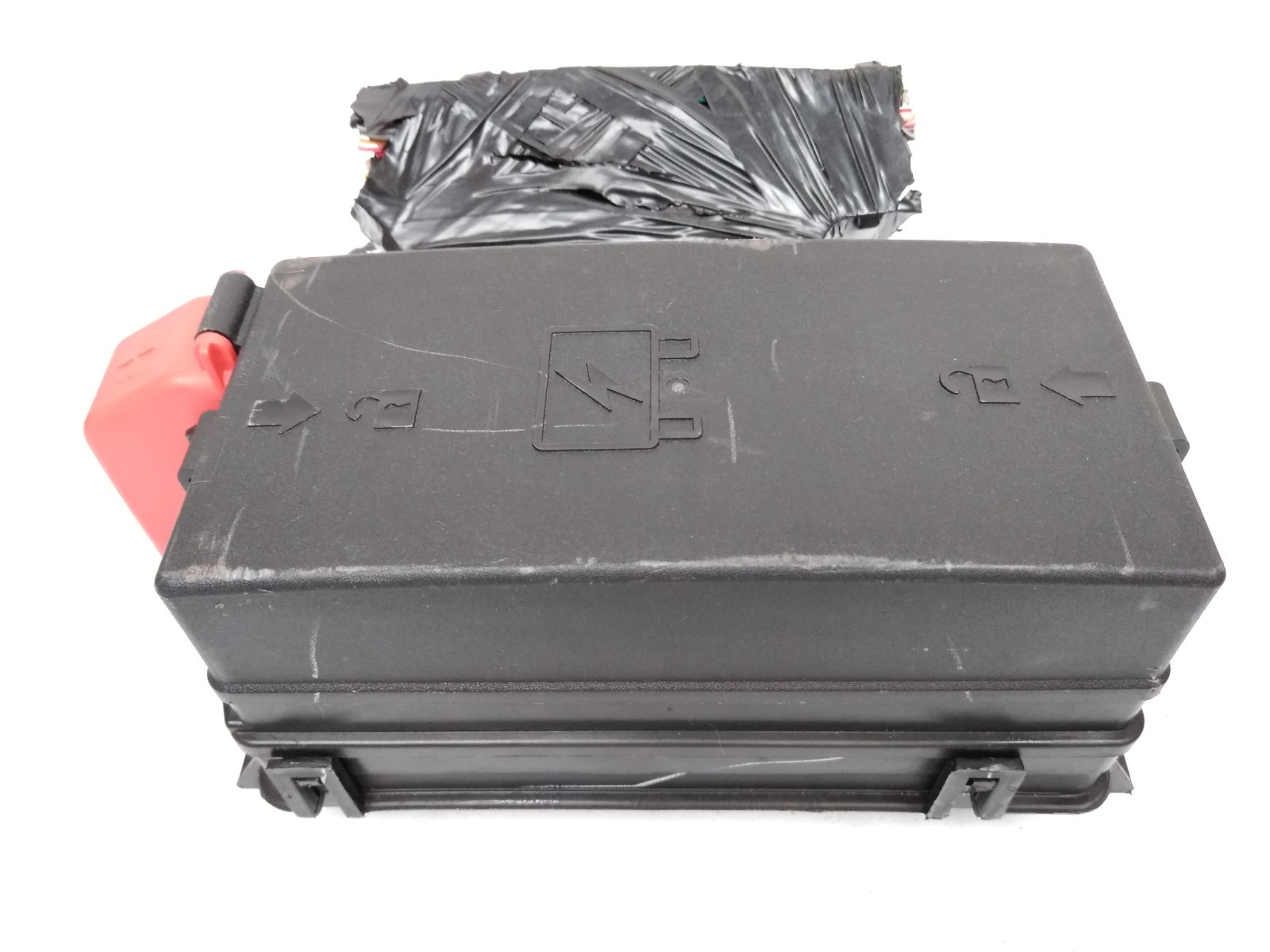 Burnt 13599107 Buick 2008 2011 Lucerne 2009 2010 Cadillac DTS Rear Fuse Box *I27