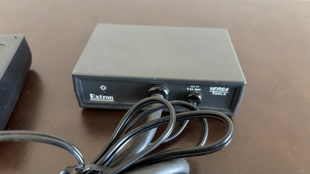 EXTRON P/2 DA2 Plus VGA Signal Amplifier Display Line Driver Extender